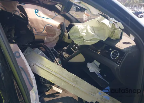 2021 Bentley Bentayga V8 z USA, uszkodzony, nr VIN SJAAM2ZV2MC033879